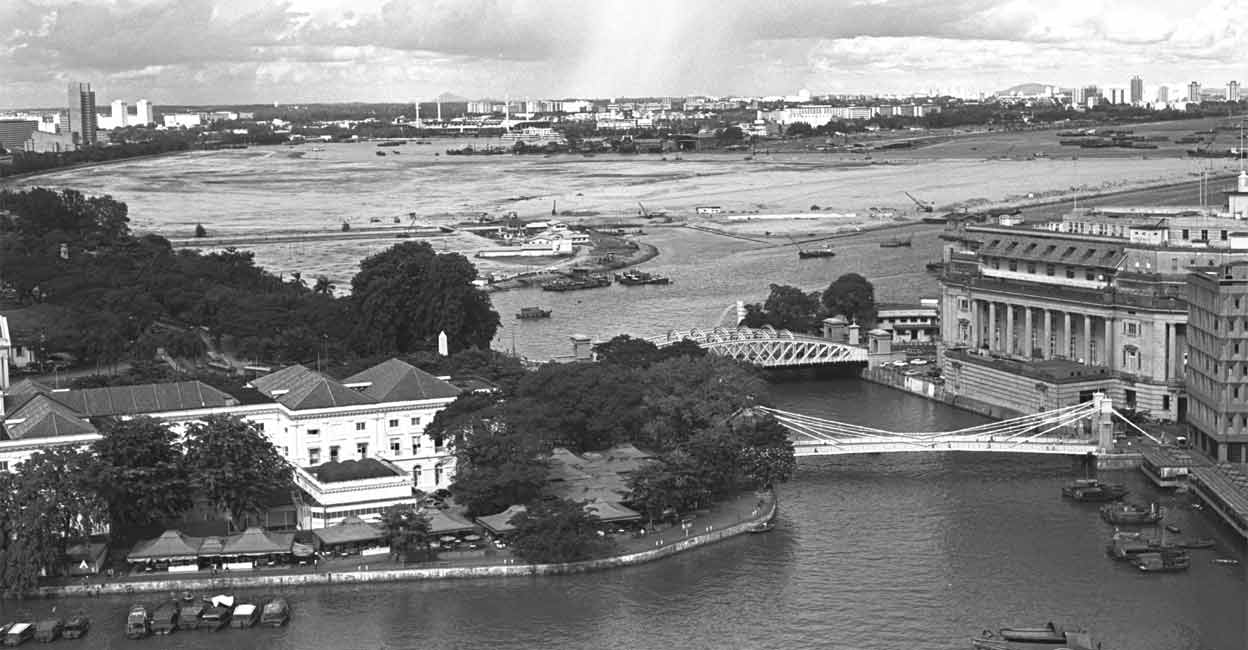 A view of the mouth of the Singapore River and General Post Office in this photo dated October 28, 1976. Image credit: EUTERS/National Archives of Singapore/Ministry of Information and the Arts