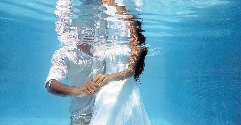 Underwater wedding photo shoot; the latest trend | Lifestyle News