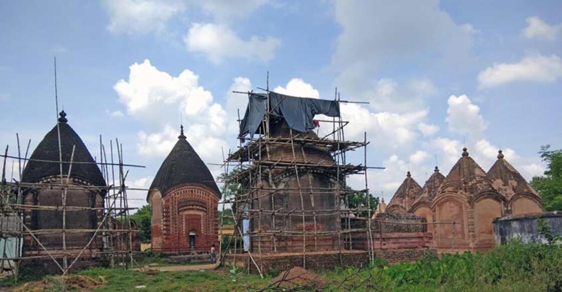 Conservation work with the terracotta temples of Maluti village in Jharkhand. (Source: IANS/ITRHD)