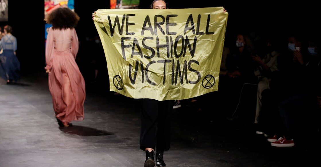 FASHION-PARIS-DIOR-PROTEST