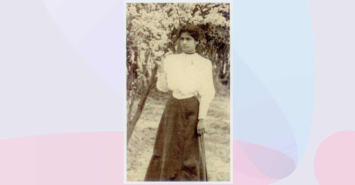 British Raj Office Style Designer Jasvinder Kaur's book sheds light on fashion that we owe to ...