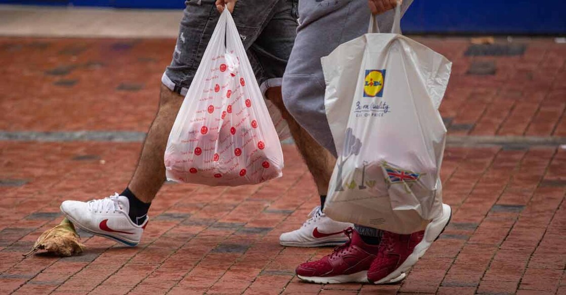 The manufacture, import, stocking, distribution, sale and use of carry bags made of virgin or recycled plastic less than 75 microns has been banned with effect from 30th September, 2021. Photo: IANS