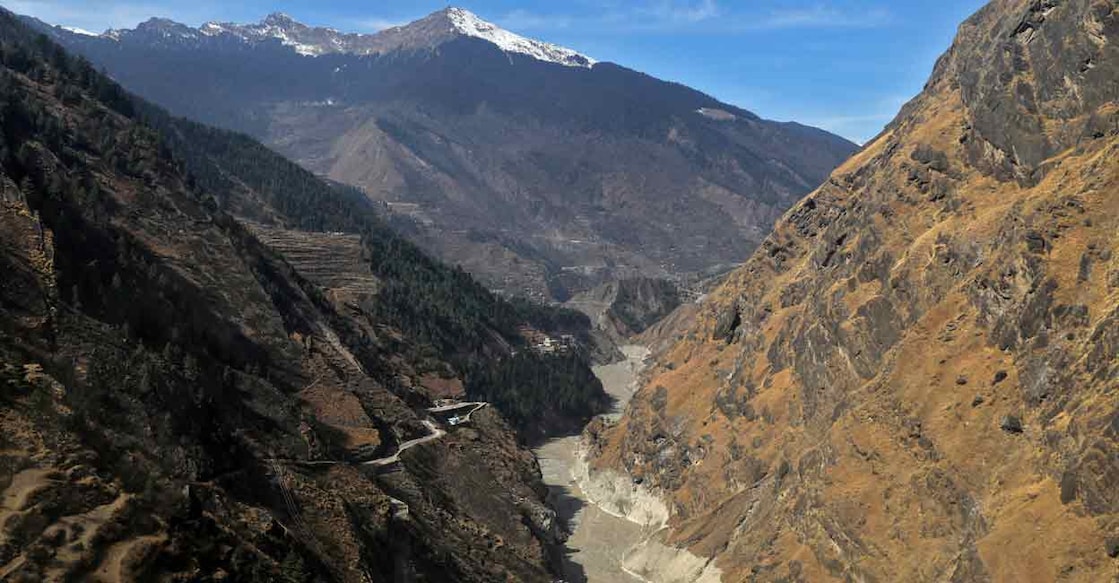 An aerial view shows the Dhauliganga river flowing in Chamoli district, in the northern state of Uttarakhand, India. Photo: Reuters/Anushree Fadnavis/File Photo