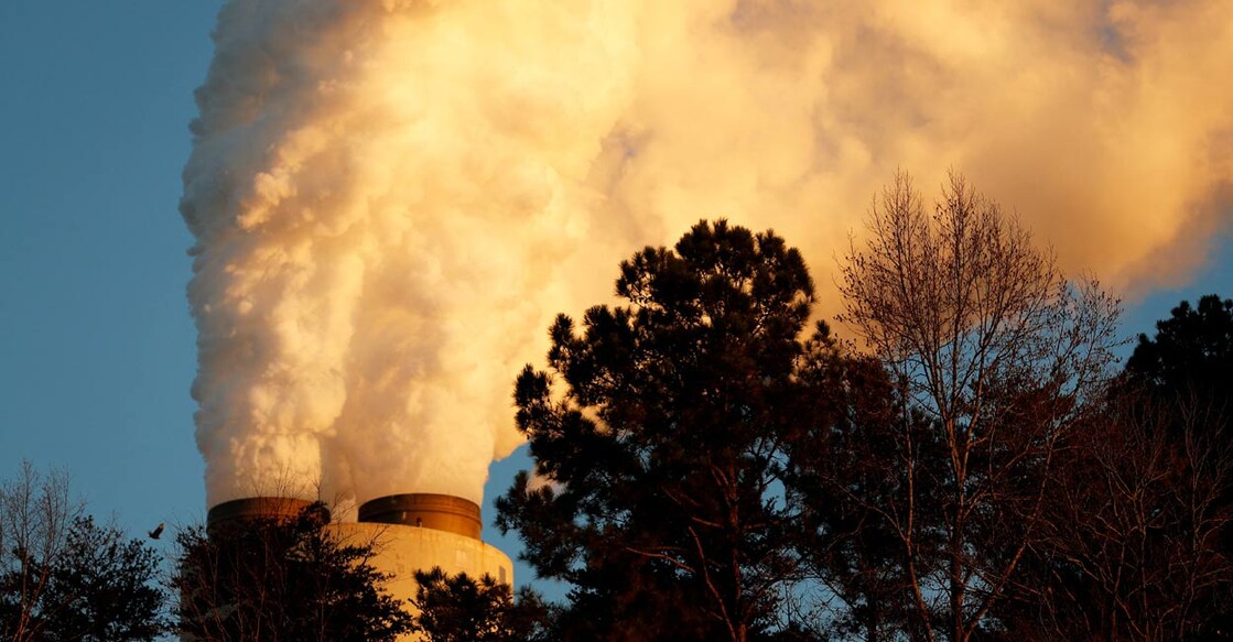 USA-COAL-CREDITS Steam rises from Duke Energy's Marshall Power Plant in Sherrills Ford, US. Photo: Reuters/Chris Keane/File
