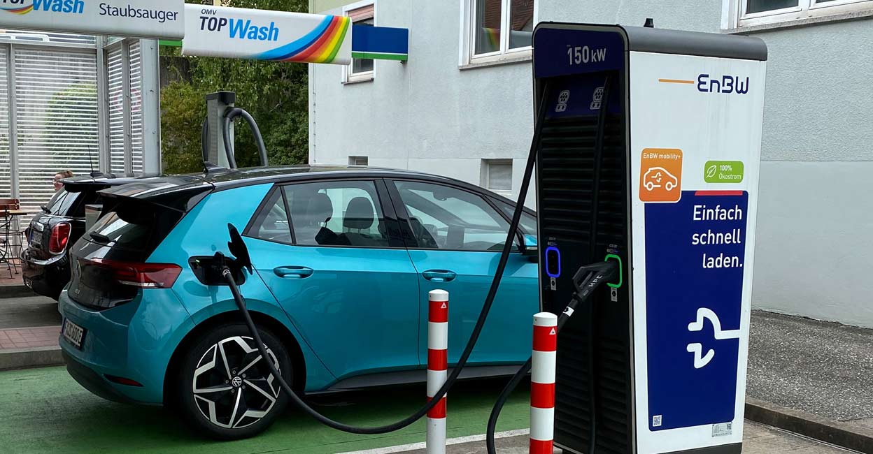 GERMANY-E-MOBILITY An electric car is being charged in Allersberg, Germany. Photo: Reuters/Jan Schwartz/File