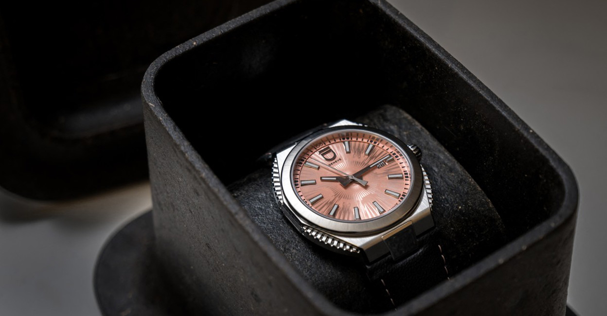 SWITZERLAND-LUXURY-ENVIRONMENT A photo shows a pink Circular S wristwatch from ID Geneve brand presented in its compostable packaging made from algae that can dissolve in water and be used as garden fertiliser. Photo: Fabrice COFFRINI/AFP/File