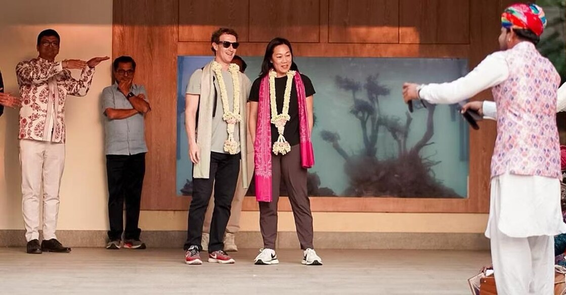 Facebook founder and Meta CEO Mark Zuckerberg and his wife Priscilla arrived to a grand welcome at the airport. 