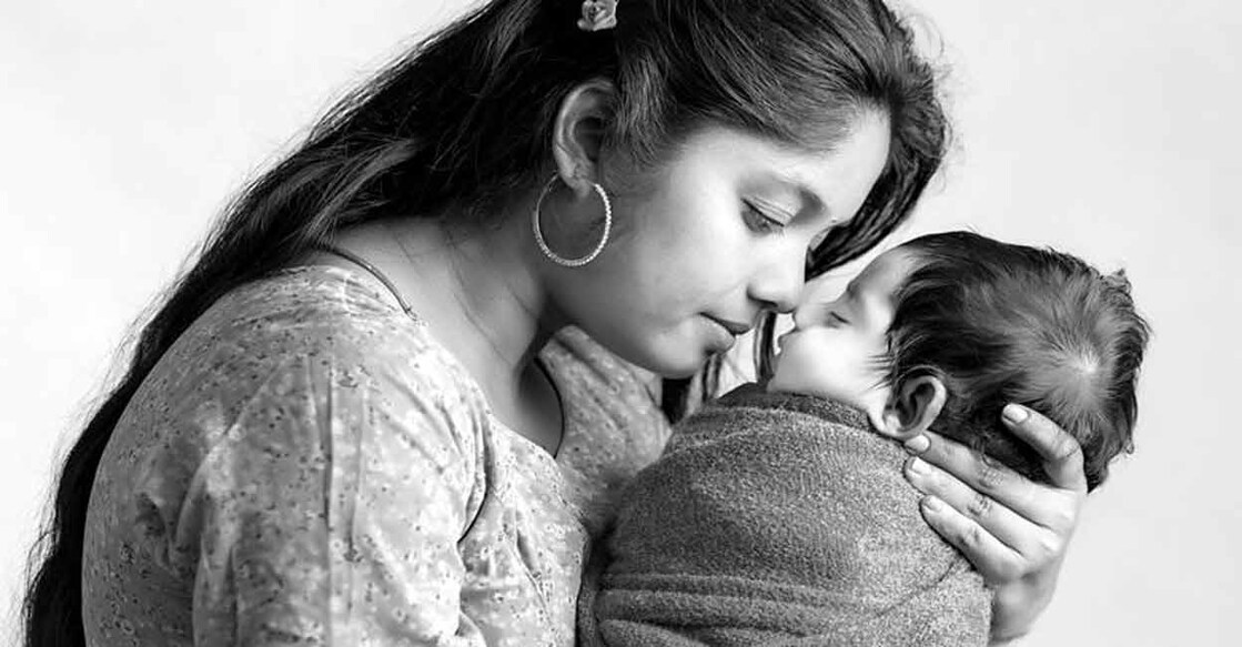 Bond with your newborn through skin-to-skin contact.(photo:IANSLIFE) The skin-to-skin contact calms and relaxes mother and baby. Photo: IANS