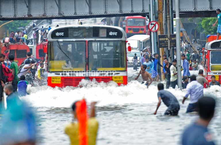 Prolonged monsoon causes mayhem across India, death toll mounts to 148 Prolonged monsoon causes mayhem across India, death toll mounts to 148
