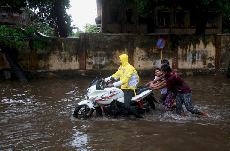 Prolonged monsoon causes mayhem across India, death toll mounts to 148 Prolonged monsoon causes mayhem across India, death toll mounts to 148