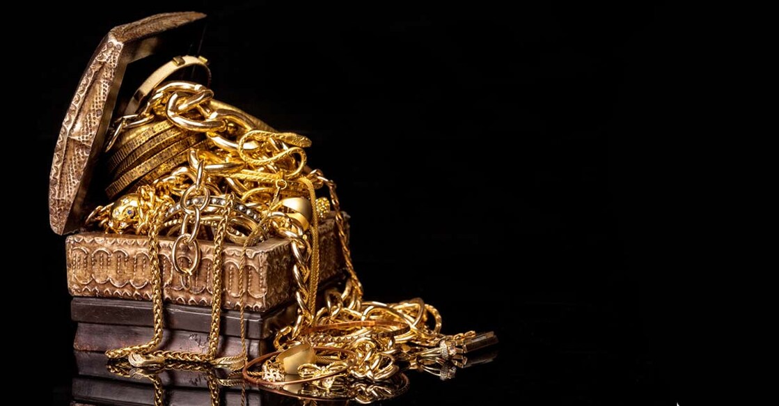 gold-jewellry-treasure