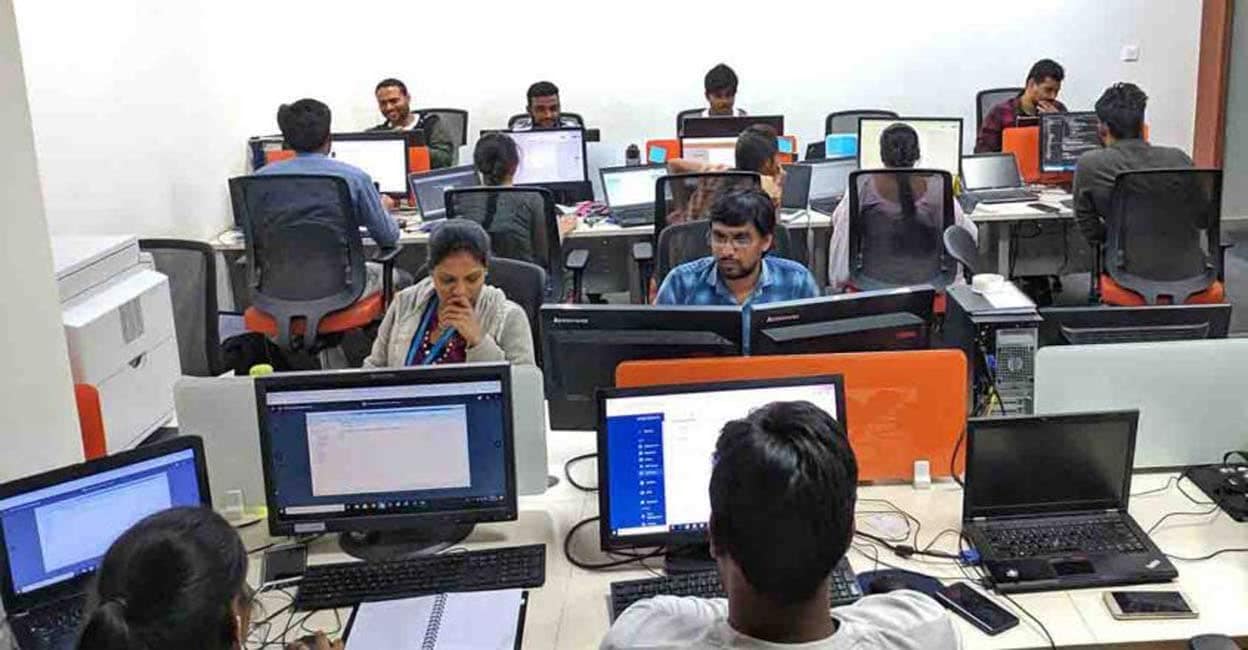it-company-workers-india it-company-workers-india
