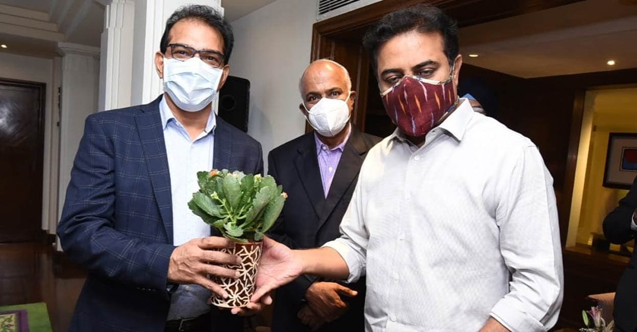 Sabu Jacob Kitex Group CMD Sabu Jacob (left) has said that he will not invest anymore in Kerala. Photo: IANS