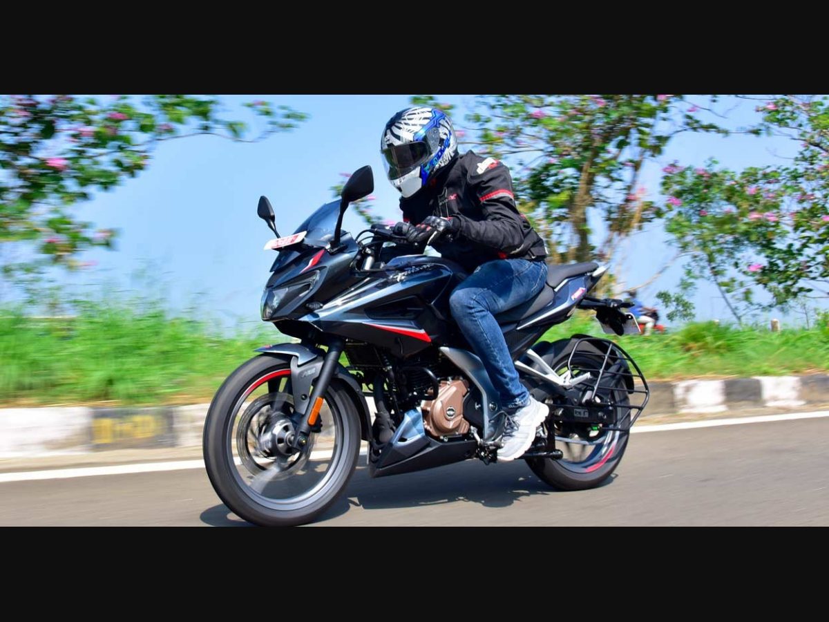 Bajaj pulsar online rs 250cc