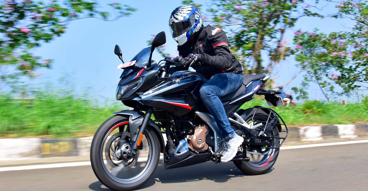 bajaj-pulsar-250-3