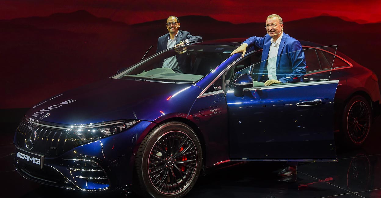  Mercedes-Benz India Pvt. Ltd. MD and CEO Martin Schwenk along with Mercedes-Benz India Pvt. Ltd. Vice President - Sales and Marketing, Santosh Iyer : PTI