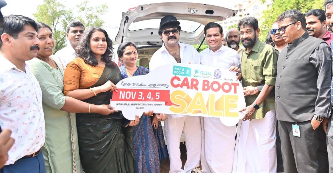 The logo of the carboot sale was released by film actor and director Anoop Menon by handing over it to actor Gouri Nanda. Photo: Special arrangement
