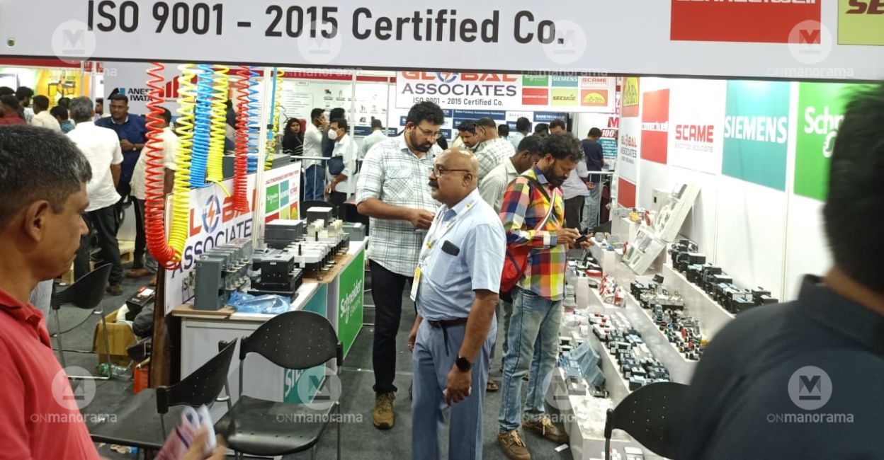 quickerala-3 Thousands thronged to the expo that has the latest trends of the machinery world on display. Photo: Onmanorama