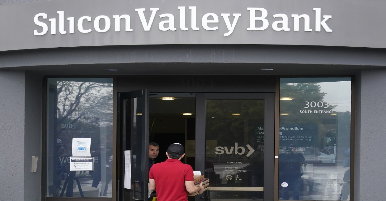 The Federal Deposit Insurance Corporation is seizing the assets of Silicon Valley Bank, marking the largest bank failure since 2008. Photo: AP