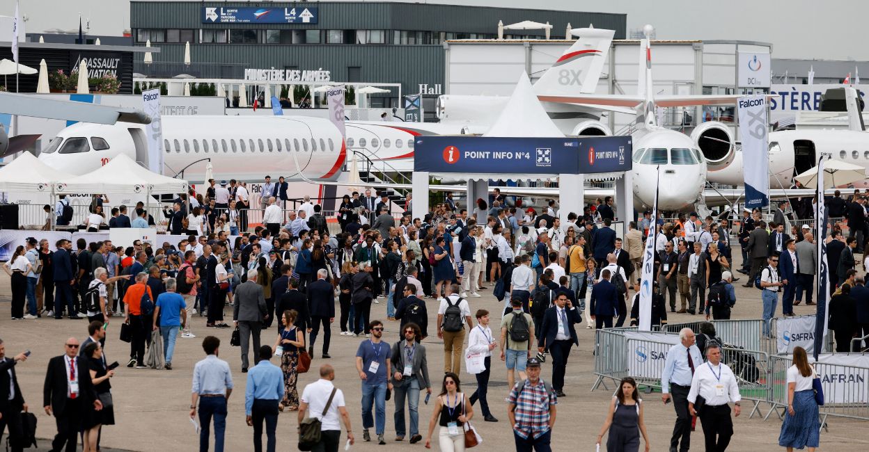 Visitors attend the International Paris Air Show at the Paris-Le Bourget Airport, France June 19, 2023. Photo: Ludovic Marin/Reuters
