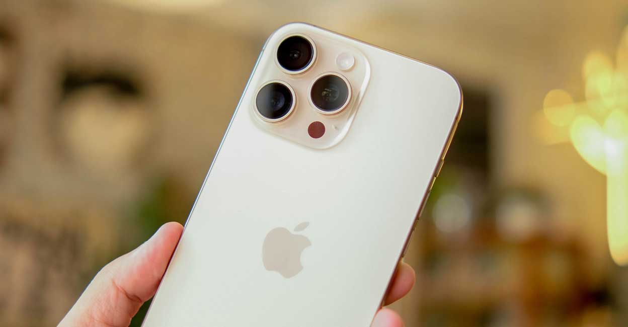 With the Bajaj Finserv Insta EMI Card, one can make iPhone 16 purchase easily. Representative image: Framesira/Shutterstock