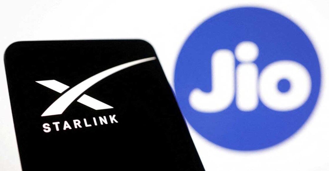 FILE PHOTO: Starlink and Jio logos are seen in this illustration taken, June 21, 2023. REUTERS/Dado Ruvic/Illustration/File Photo