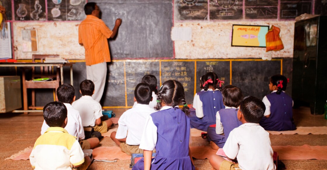 Reaching school an uphill task for tribal kids in Gujarat village Reaching school an uphill task for tribal kids in Gujarat village
