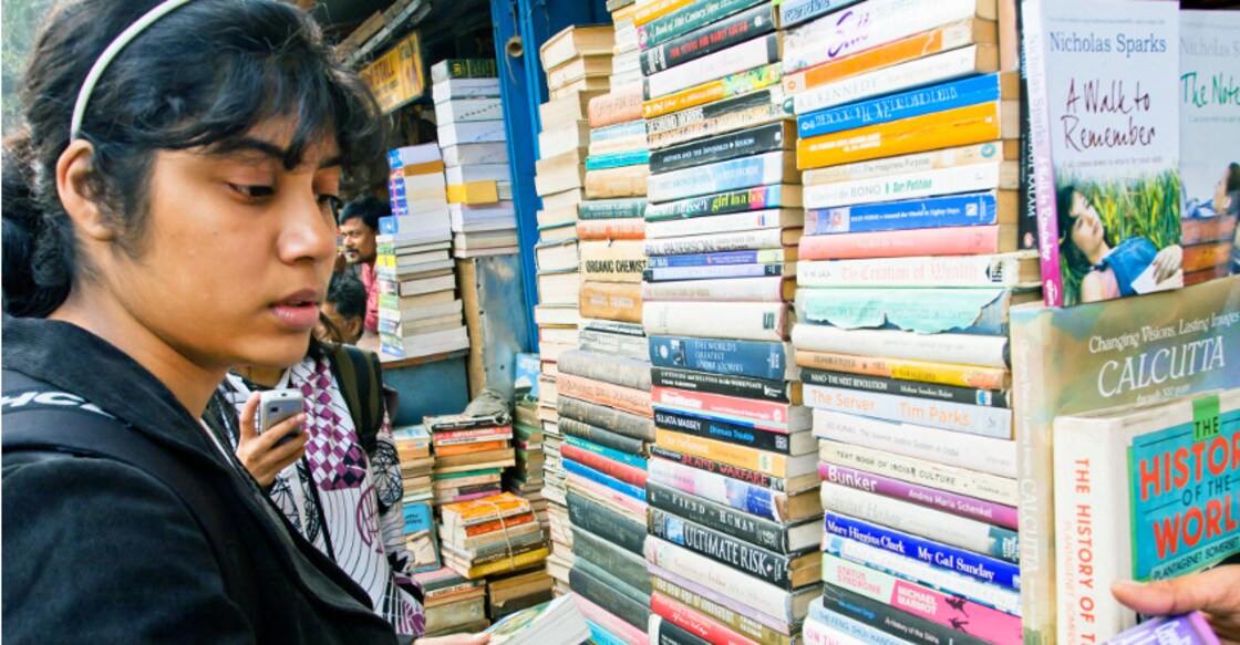 Here are 5 ways to get hold of pricey books without spending much
