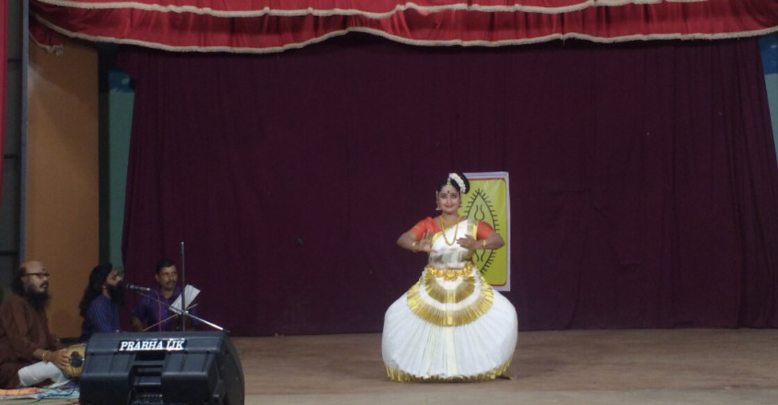 Unique dance lecture show wows students