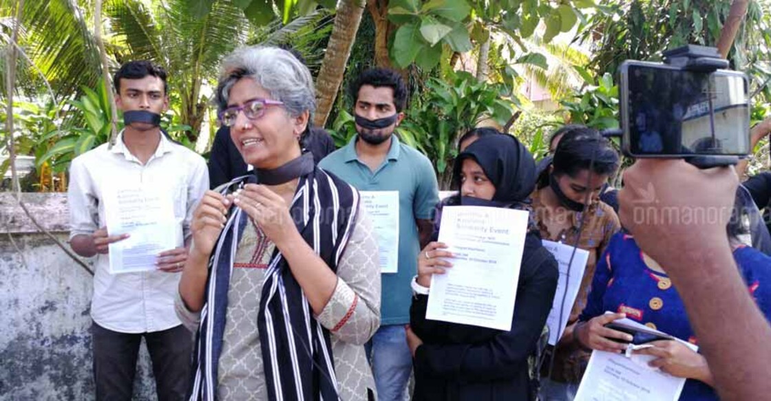 Don't keep Kashmiris mouth shut! Students, Kannan Gopinathan on same page