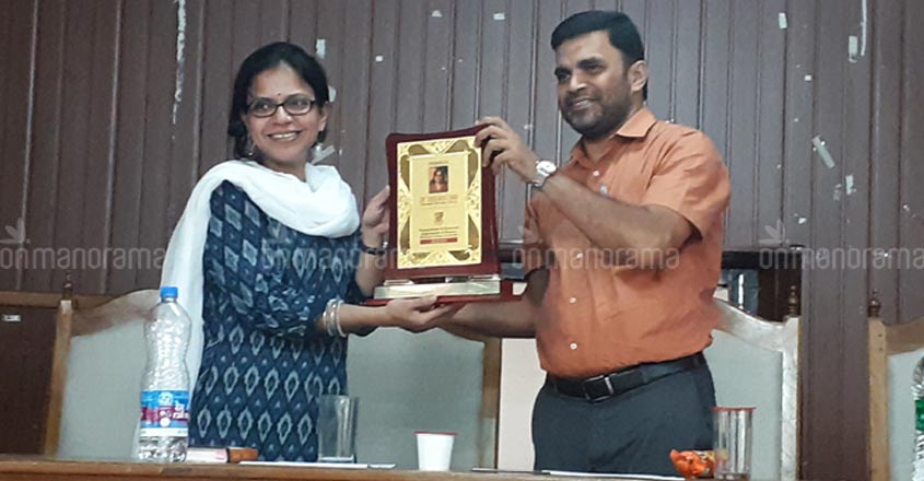 Limits on research in History, alerts seminar at Maharaja's