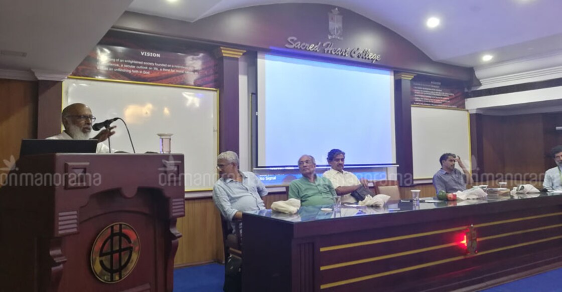Maradu flats, green issues dominate talk on nature at Thevara SH Maradu flats, green issues dominate talk on nature at Thevara SH