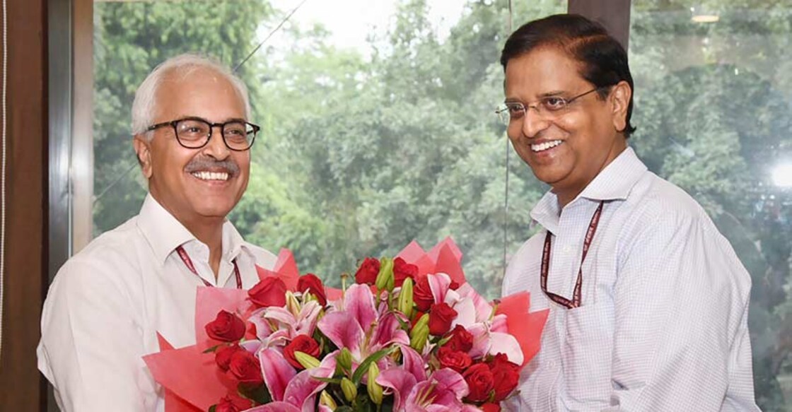 Demanding Finance Secretary Garg loses out to RBI honchos Demanding Finance Secretary Garg loses out to RBI honchos