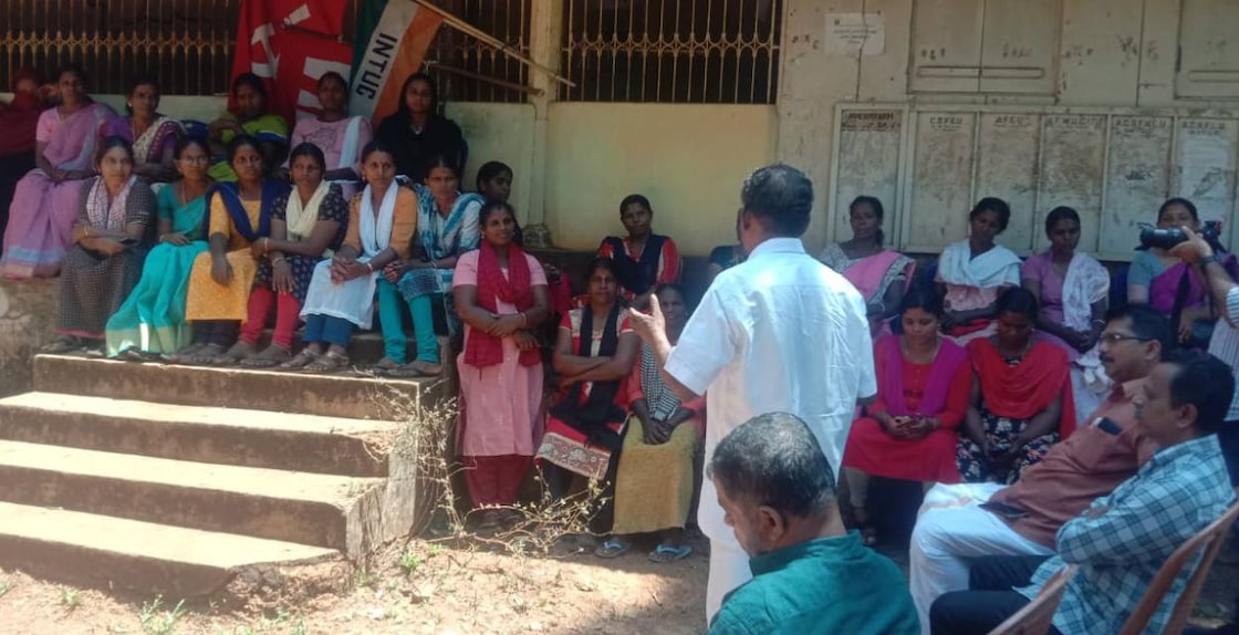 aralam-farm-workers-protest-c aralam-farm-workers-protest-c