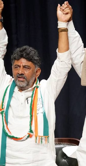 Karnataka election and congress Congress President Mallikarjun Kharge with senior party leaders Siddaramaiah, D.K. Shivakumar and K.C. Venugopal during celebrations after the party's win in Karnataka Assembly elections, in Bengaluru