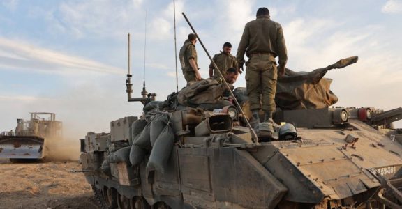 Netanyahu rejects calls for ceasefire, Israeli troops intensify attack ...