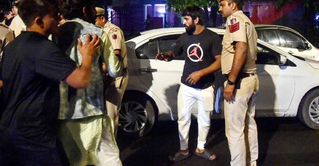 wrestlers protest A ruckus after an alleged scuffle between protesting wrestlers and the police at Jantar Mantar, in New Delhi, Photo: PTI