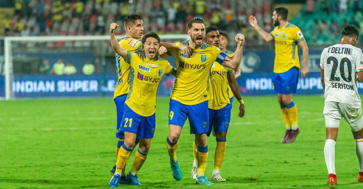 kerala-blasters-celebrate kerala-blasters-celebrate