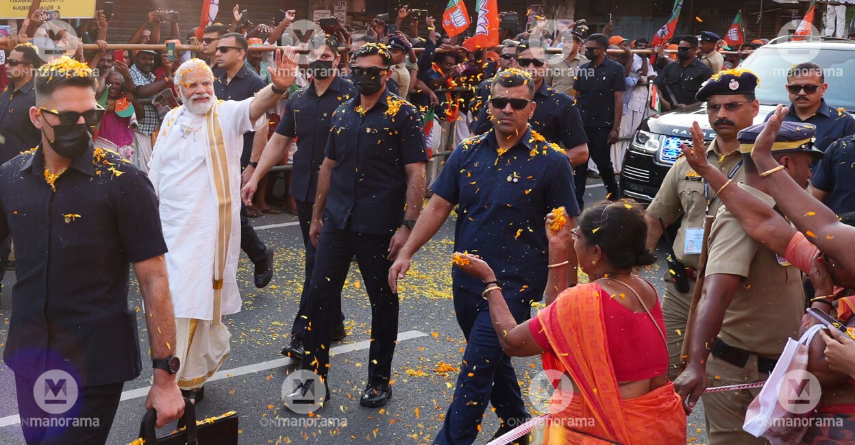 modi-kochi-road-show Prime Minister Narendra Modi is welcomed by supporters during a roadshow in Kochi on Monday. Photo: EV Srikumar/Manorama