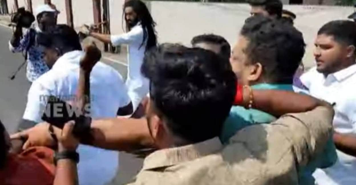 Surprise Protest By Youth Congress Worker Near 'Yuvam' Event Site Leads ...