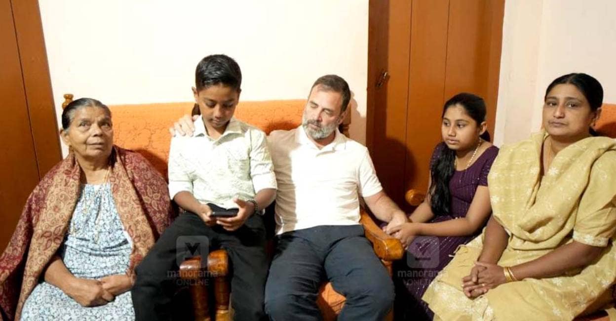 rahul-with-ajeesh-family rahul-with-ajeesh-family