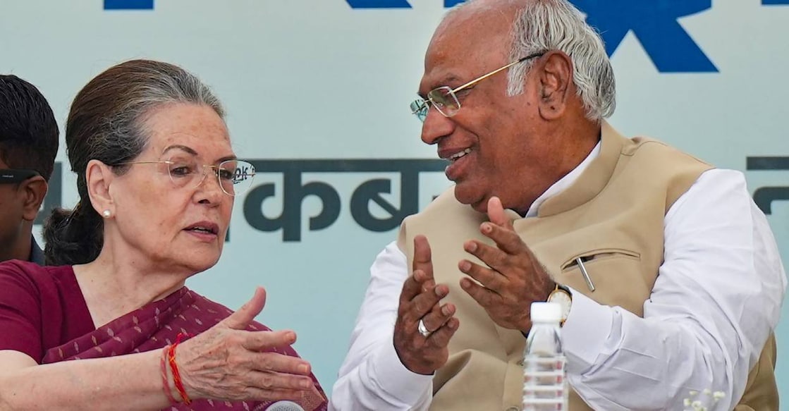 sonia-gandhi-kharge