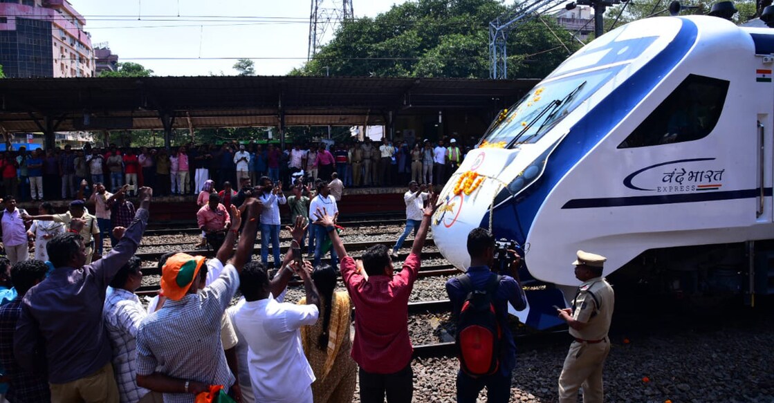 The public welcome the rakes for the Vande Bharat Express in Ernakulam on Friday. Photo: Facebook/@BJPKeralam