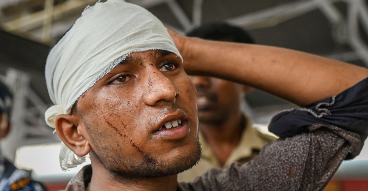 PTI06_03_2023_000199A An injured passenger of Balasore triple train mishap at the Howrah Railway Station on Saturday. Photo: PTI