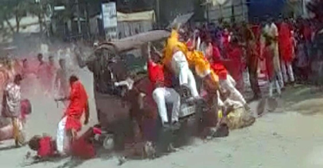 A speeding car ran in a fair in Jashpur's Pathalgaon, one killed, a dozen injured