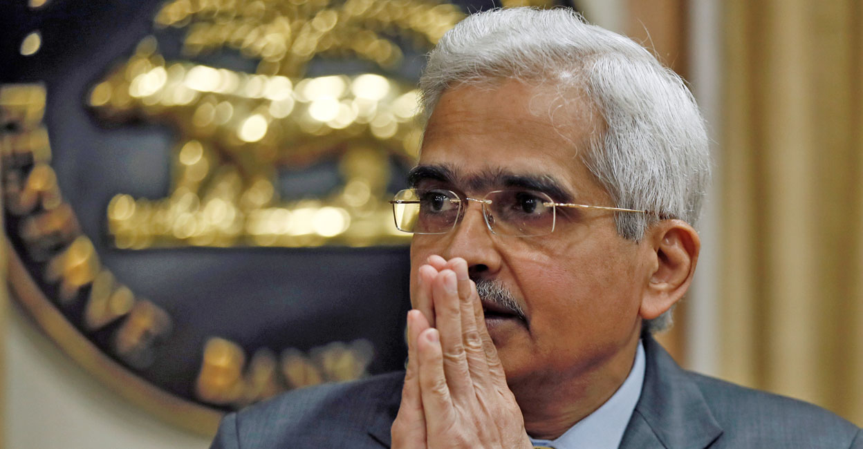 The Reserve Bank of India (RBI) Governor Shaktikanta Das greets the media as he arrives at a news conference after a monetary policy review in Mumbai, India, February 6, 2020. Reuters/Francis Mascarenhas