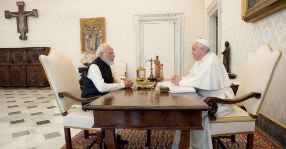 modi-meet-pope modi-meet-pope