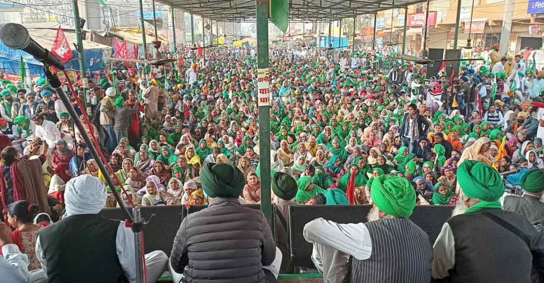 Farmers assembled outside Delhi to celebrate the 1st anniversary of their protest. Photo: Twitter/ @Kisanektamorcha 
