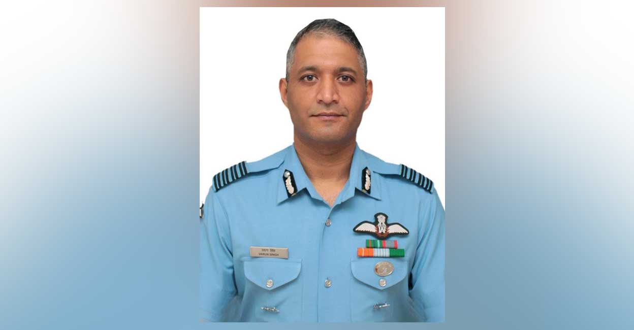 'It's ok to be mediocre': Grp Cpt Varun Singh in letter to students of his school Group Captain Varun Singh, the lone survivor of the IAF chopper crash. Photo: IANS