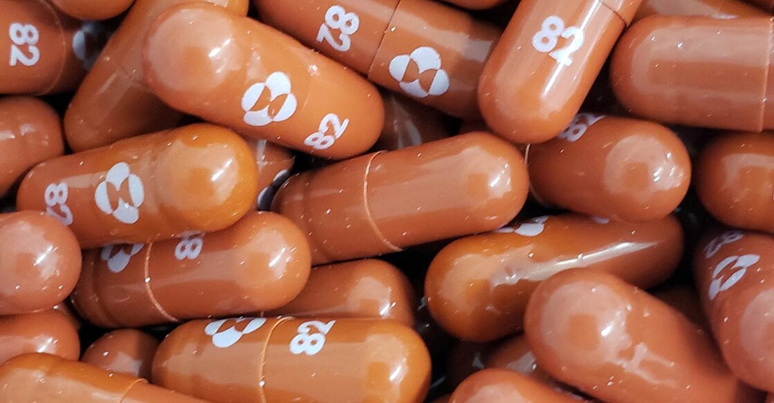 An experimental COVID-19 treatment pill, called molnupiravir and being developed by Merck & Co Inc and Ridgeback Biotherapeutics LP, is seen in this undated handout photo released by Merck & Co Inc and obtained by Reuters May 17, 2021. Photo: Merck & Co Inc/Handout via REUTERS